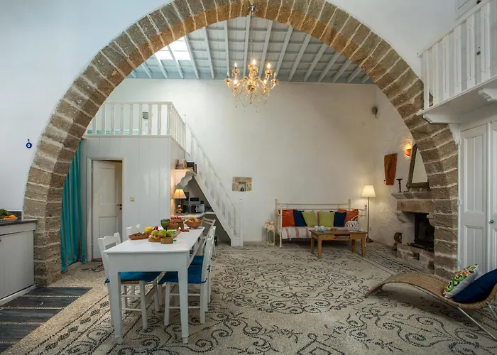 Traditional Villa With Jacuzzi & Terrace Mandarin Home *