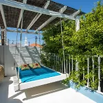 Casa de Férias Traditional With Jacuzzi & Terrace Mandarin *