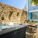 Traditional With Jacuzzi & Terrace Mandarin בית נופש